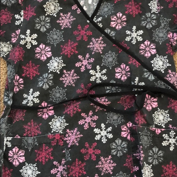 Nursing scrub tops - Picture 5 of 5